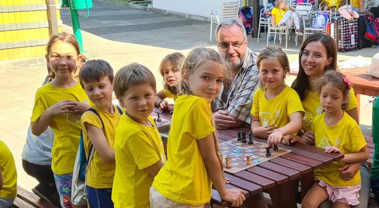 &Scaron;kolski odmor kao jo&scaron; jedna žrtva pametnih telefona? Dr. Rajović: 'Djeca vi&scaron;e ne razgovaraju'