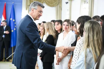 Plenković zamolio mlade Hrvate iz dijaspore: 'Sve nas je manje, vratite se'