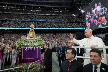Pogledajte ove predivne prizore: Papu na stadionu Real Madrida dočekalo 80.000 vjernika