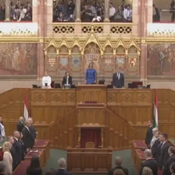 Zastupnici jednoglasno odlučili: 'Režemo si plaće!' Nije u Hrvatskoj, nego kod susjeda