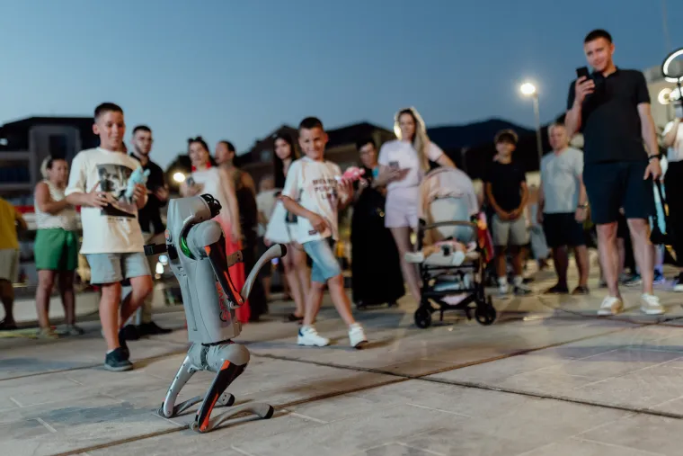 Jo&scaron; 8 dana do najvećeg tech festivala na Jadranu: Eksluzivni partiji, 'okr&scaron;aj' liderica i roboti na rivi