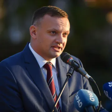 USKOK upao u kuću Viktora &Scaron;imunića? Gradonačelniku i njegovim roditeljima oduzeli mobitele