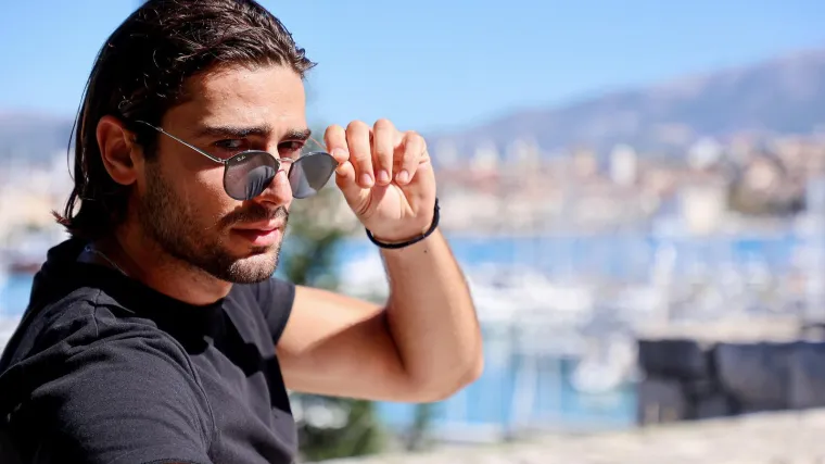 Fotografija na dru&scaron;tvenim mrežama pokrenula nagađanja: &Scaron;ime Elez novi voditelj Love Island Adrie?