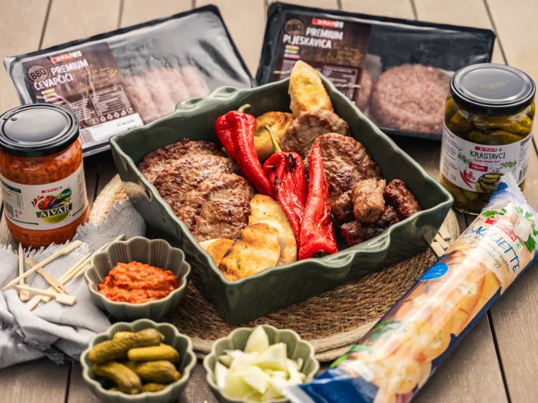 Influencer Pino Pingvino i chef Tomislav &Scaron;piček pokazali kako izgleda prava Balkan BBQ plata