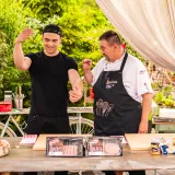 Influencer Pino Pingvino i chef Tomislav &Scaron;piček pokazali kako izgleda prava Balkan BBQ plata