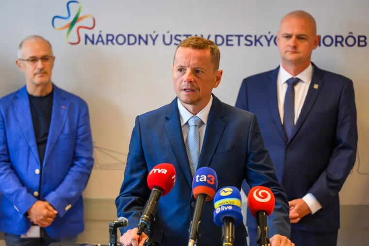 U Bratislavi rođene sijamske blizanke: 'Ne možemo utvrditi koji organi pripadaju kojoj djevojčici'