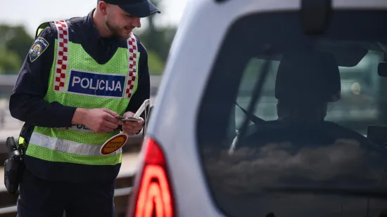 Vozio pijan, drogiran, bez prava na vožnju, a nije bio ni vezan: Evo koliku je kaznu 'zaradio'