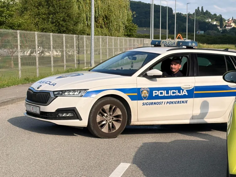 Vatra se ponovo razbuktala, vatrogasci se i dalje bore s plamenom: 'Dolazi do detonacija'