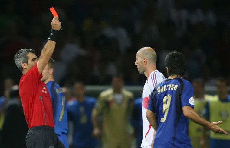 Najslavniji udarac glavom koji i nakon 20 godina izaziva rasprave: &Scaron;to je Materazzi doista rekao Zidaneu?