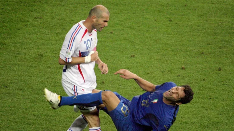 Najslavniji udarac glavom koji i nakon 20 godina izaziva rasprave: &Scaron;to je Materazzi doista rekao Zidaneu?