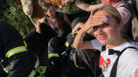 Vatrogasci krenuli spa&scaron;avati kravu, ona ih pretekla! Ostao im 'samo' mulj