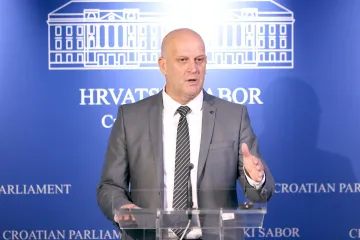 Kukavica se obru&scaron;io na Toma&scaron;evića: 'Promovirate partizane'
