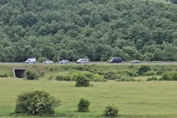 Prve snimke s mjesta tragedije kod Udbine: Policija pratila vozilo, a onda su ugledali užas
