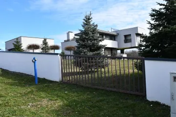Grgić pažnju privukao svojom ostavkom, a sjećate li se rasko&scaron;i u kojoj živi? Bazen obara s nogu