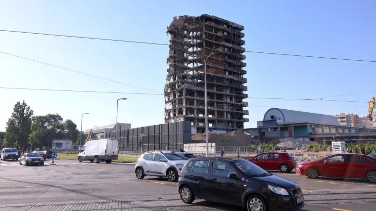 Stigao zamjenski dio za bager: Bačić otkrio kad se konačno otvara Slavonska avenija