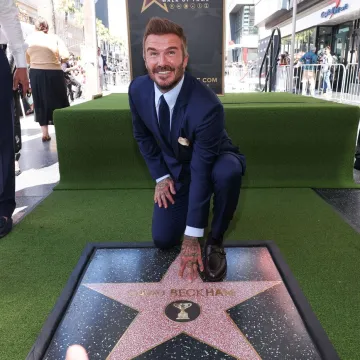 David Beckham dobio zvijezdu na holivudskoj Stazi slavnih: Pozirao u dru&scaron;tvu poznatog glumca