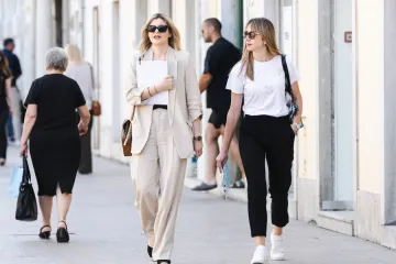 Korzo pretvorili u modnu pistu, ali plavu&scaron;a u cvjetnoj haljini nije mogla proći nezapaženo