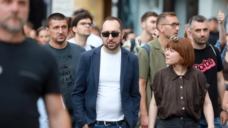 HDZ udario po Toma&scaron;eviću zbog partizanskih pjesama: 'A zabranjuje Thompsona'