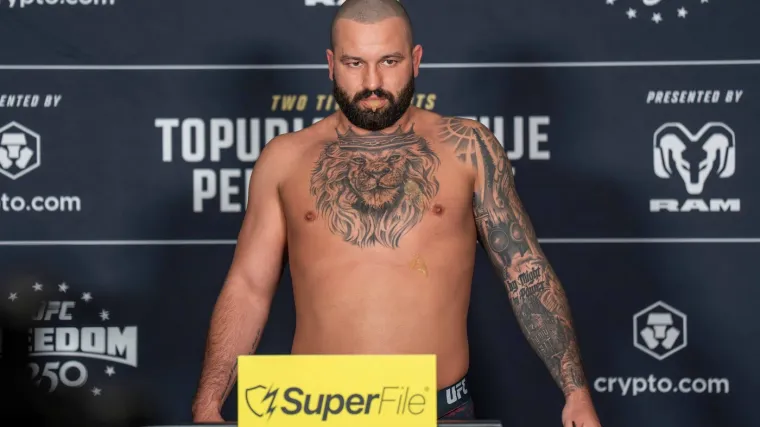 Kontroverzna UFC zvijezda &scaron;okirala na vaganju: Pijan se ispovraćao po sebi