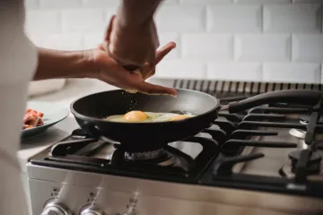 Kraj mukama s doručkom: Poznati kuhar ima genijalnu metodu za savr&scaron;ena jaja na oko