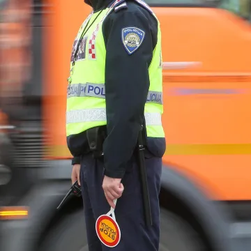 Rekorderi na dva kotača: Zajedno napuhali vi&scaron;e od 6 promila, a vožnje će skupo platiti