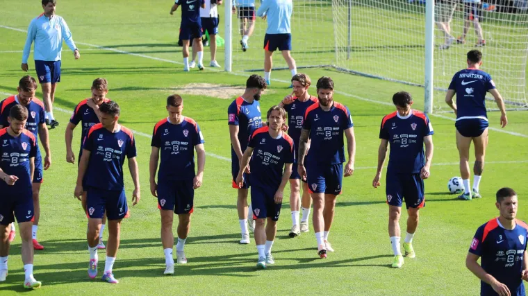 Vatreni iza&scaron;li pred novinare: 'Odmah bih potpisao da se ponovi Katar'