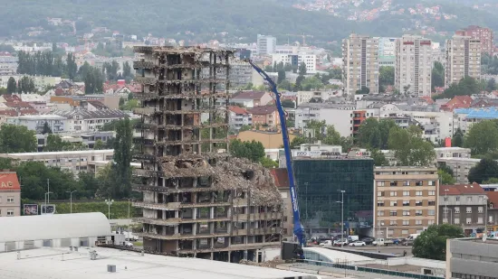 Nestalo je vi&scaron;e od pola Vjesnika! Dižu za&scaron;titnu zavjesu, a sjajna vijest stiže u tri ujutro