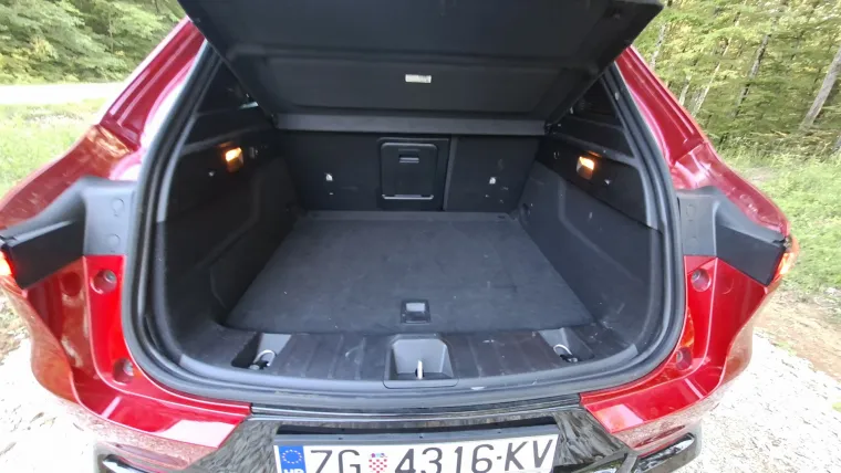 Ovaj SUV ima ljepotu i du&scaron;u: Pravi lijek za dosadu, ali s važnom uputom za kori&scaron;tenje