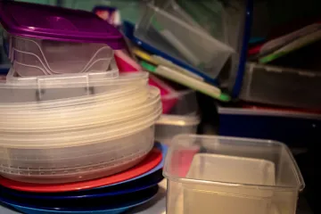 Ne bacajte stare plastične posude: Sedam pametnih ideja za njihovu novu namjenu
