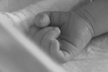 &Scaron;ok u malom gradiću: Pronađena mrtva beba, uhićeni roditelji?