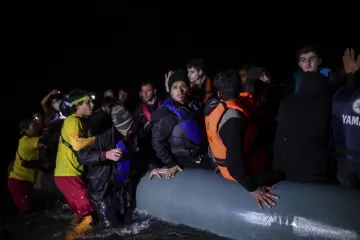 Kaos u kanalu: Vi&scaron;e od 700 migranata prelazi kanal! To je najvi&scaron;e u jednom danu ove godine