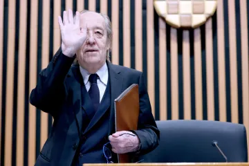 Furio Radin napu&scaron;ta Hrvatski sabor: Znate li koliko je godina proveo u klupama?