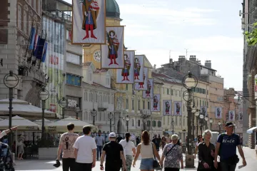 Kontroverzna procesija uz zastavu HOS i ZDS, stigla reakcija: 'Odbacujemo mržnju!'