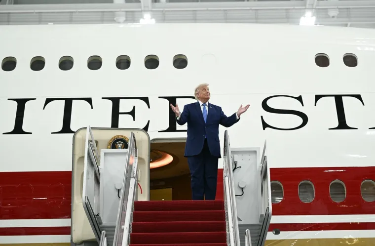 Trump predstavio 'leteću Bijelu kuću': 'Leti dalje i brže od bilo kojeg Air Force Onea'