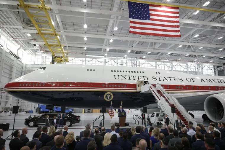Trump predstavio 'leteću Bijelu kuću': 'Leti dalje i brže od bilo kojeg Air Force Onea'