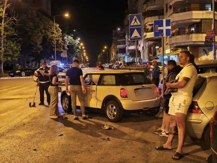 Kr&scaron; i lom u Beogradu: Auto zagrebačkih registracija sudjelovao u te&scaron;kom sudaru
