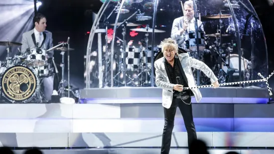 Rod Stewart kolabirao na pozornici, dru&scaron;tvenim mrežama &scaron;iri se snimka