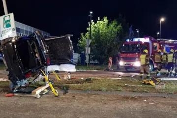 Stravična nesreća u Zagrebu! BMW smrskan, vatrogasci izvlačili ženu, za sve kriv 37-godi&scaron;njak