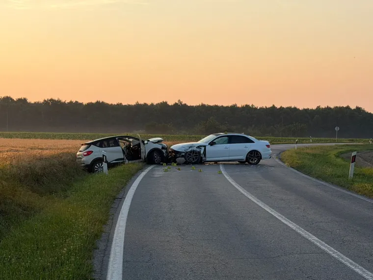 Stravični prizori blizu Požege: Frontalni sudar Audija i Renaulta, četvero ljudi u bolnici