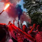 Dim, baklje i stometarska zastava: Ovako su Hrvati krenuli na stadion