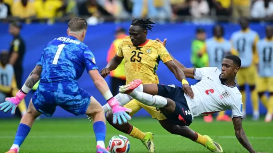 Gana te&scaron;ko o&scaron;tećena protiv Engleske?! Čak je i Rooney uzviknuo: 'To je penal'
