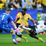 Gana te&scaron;ko o&scaron;tećena protiv Engleske?! Čak je i Rooney uzviknuo: 'To je penal'