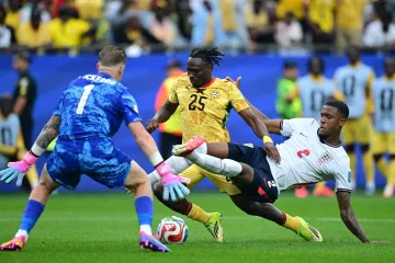 Gana te&scaron;ko o&scaron;tećena protiv Engleske?! Čak je i Rooney uzviknuo: 'To je penal'