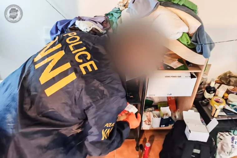 Kosti u kovčegu, srce u staklenici: Policija objavila jezive fotografije iz stana bolničara