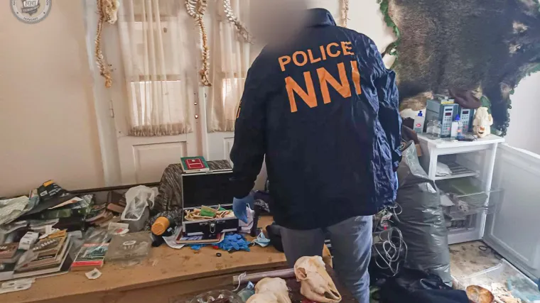 Kosti u kovčegu, srce u staklenici: Policija objavila jezive fotografije iz stana bolničara