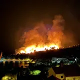 Požar buknuo u noći kod Dubrovnika: Jak vjetar otežavao ga&scaron;enje, objavili fotografije