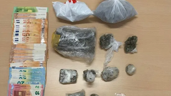 Policija upala u kuću 37-godi&scaron;njaka u Vodicama: Uz hrpu gotovine, bilo je tu svega...