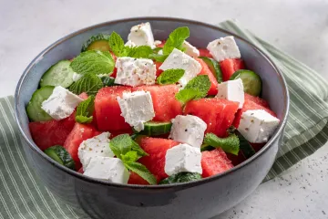 Recept za salatu od lubenice i krastavaca osvaja svijet: Ovaj sastojak daje poseban okus