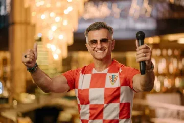 Ivan Martić predstavlja pjesmu 'Žena s kamena' i poziva publiku na Glazbene večeri na Viru