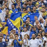 Sa srpskom zastavom do&scaron;ao među navijače BiH: Nije dobro pro&scaron;ao